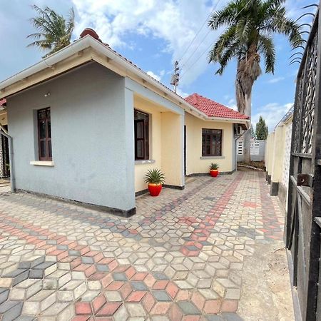 Silent Home Dar es Salaam Eksteriør billede